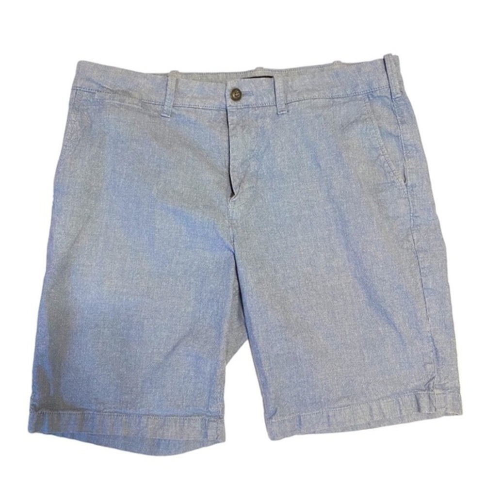 Express Men's Stretch Classic at the Knee Shorts